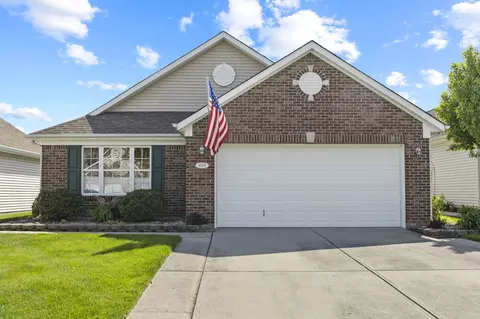1115 Lincoln Park West Dr, Greenwood, IN 46142