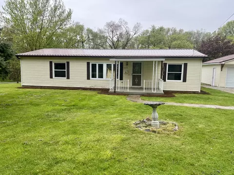 220 W Washington St, Veedersburg, IN 47987