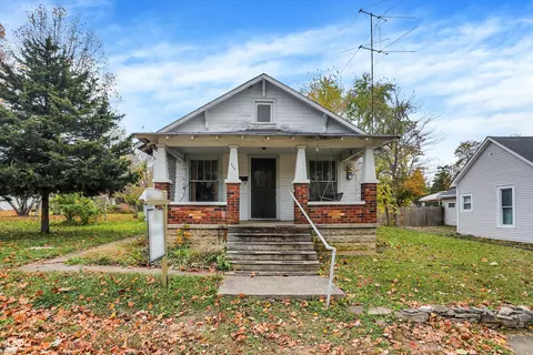334 Vine St, Hope, IN 47246