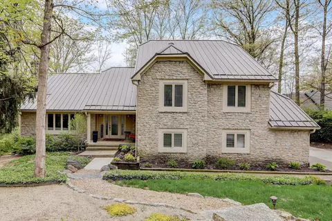 9646 Bayview Ct, Indianapolis, IN 46256