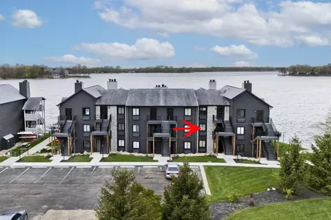 102 Clarendon Dr #314, Noblesville, IN 46062