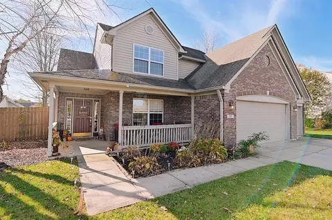 523 Acorn Dr, Whiteland, IN 46184