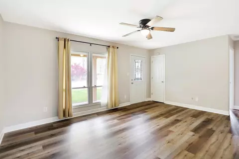 Living - 1007 Ridgewood Dr, Plainfield, IN 46168 photo 1 of 2