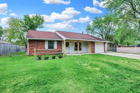 1007 Ridgewood Dr, Plainfield, IN 46168