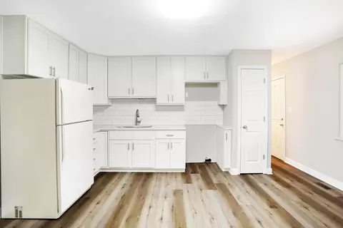 Kitchen - 1007 Ridgewood Dr, Plainfield, IN 46168 photo 2 of 2