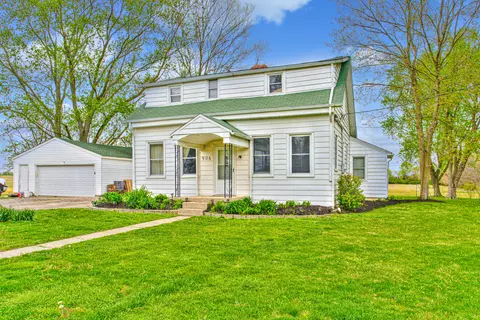 906 W Pierce St, Whitestown, IN 46075