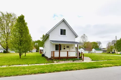 403 N 9th St, Elwood, IN 46036