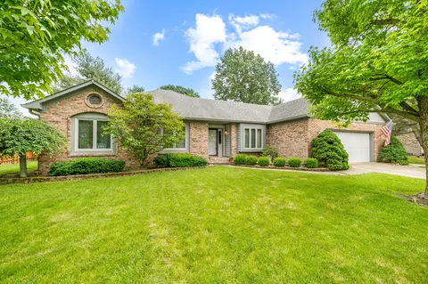 27 Ridgewood Mdws, Franklin, IN 46131