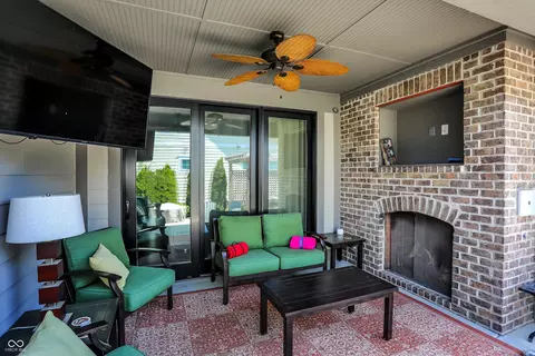 Exterior - 315 E City Center Dr, Carmel, IN 46032 photo 2 of 12