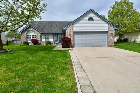 888 Jennifer Dr, Greenwood, IN 46143