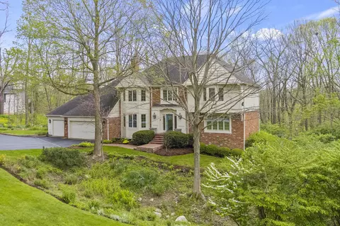 885 Sugarbush Rdg, Zionsville, IN 46077