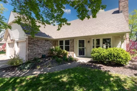 213 Black Maple Ct, Greenwood, IN 46143