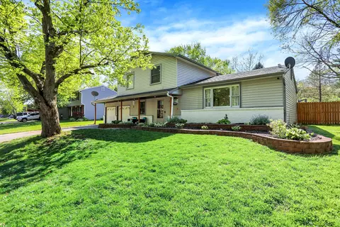 8202 Palmetto Ln, Indianapolis, IN 46217