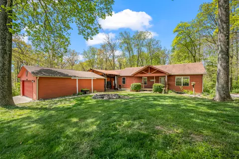 7378 Sunset Dr, Nineveh, IN 46164
