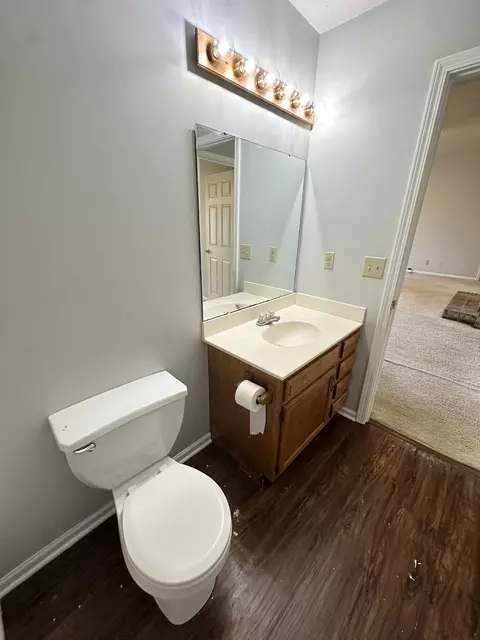 Bath - 106 E Oak St, Roachdale, IN 46172 photo 3 of 5