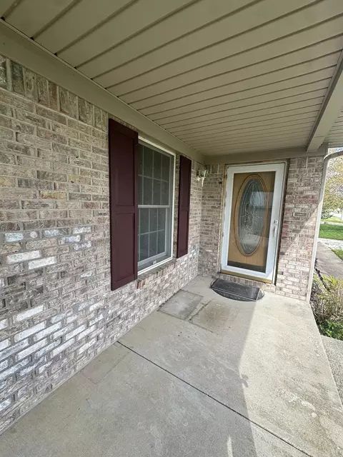 Exterior - 106 E Oak St, Roachdale, IN 46172 photo 8 of 18