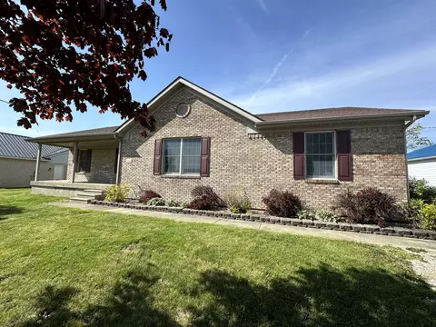 106 E Oak St, Roachdale, IN 46172