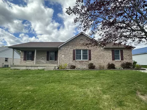 Exterior - 106 E Oak St, Roachdale, IN 46172 photo 3 of 18