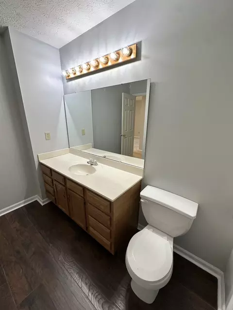 Bath - 106 E Oak St, Roachdale, IN 46172 photo 1 of 5