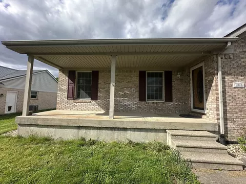 Exterior - 106 E Oak St, Roachdale, IN 46172 photo 6 of 18