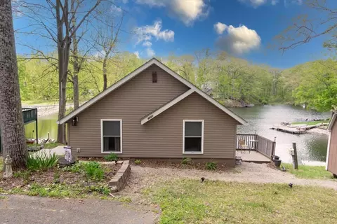 8221 S Hall Dr, Nineveh, IN 46164