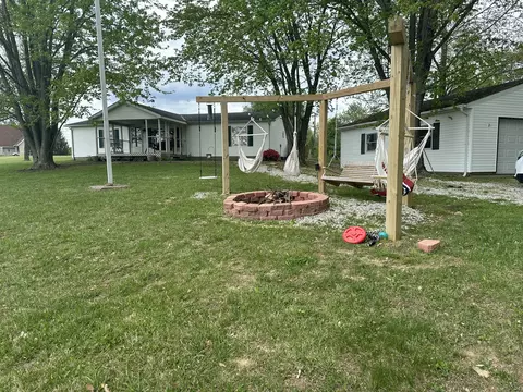 7221 Spearsville Rd, Morgantown, IN 46160