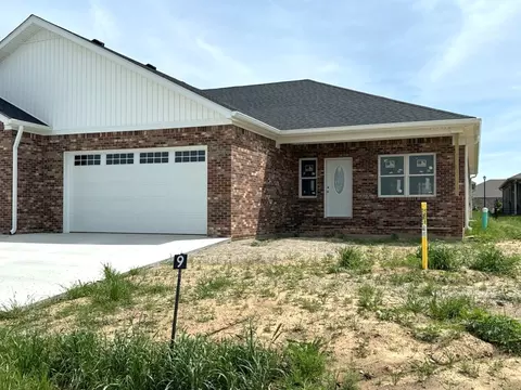 33 Spring Run Dr, Crawfordsville, IN 47933
