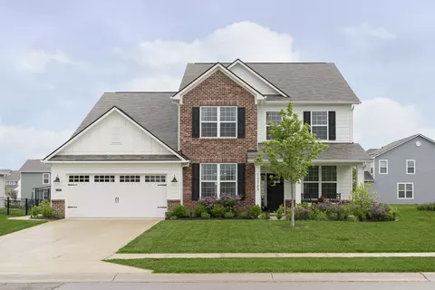 12766 Sunrise Dr, Noblesville, IN 46060