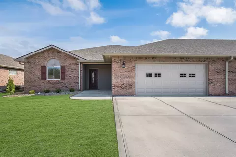 204 Asbury Dr, Anderson, IN 46013