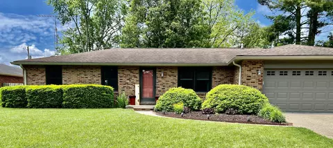 3330 Flintwood Dr, Columbus, IN 47203