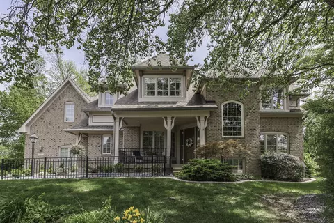 9121 Bluestone Cir, Indianapolis, IN 46236