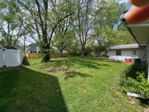 842 E Auman Dr, Carmel, IN 46032 photo 4