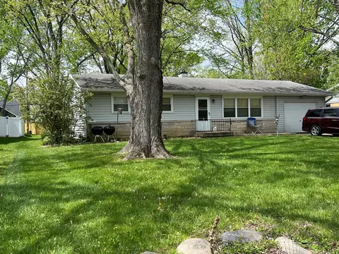 842 E Auman Dr, Carmel, IN 46032 photo 3