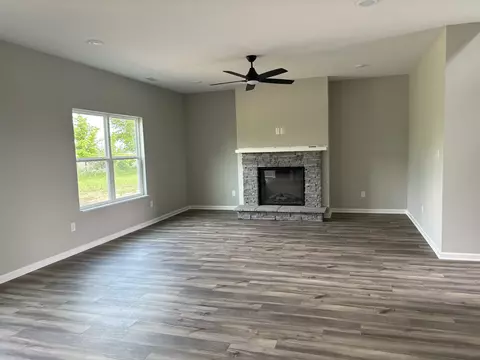 8089 Bearberry Ln, Pendleton, IN 46064 photo 2