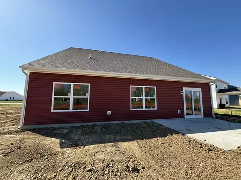 6942 Blackthorne Dr, Pendleton, IN 46064 photo 2