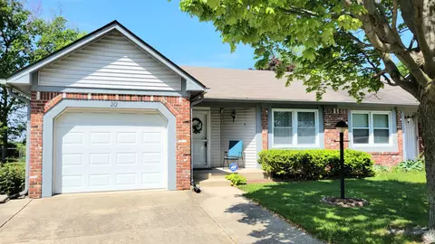 212 Black Maple Ct, Greenwood, IN 46143