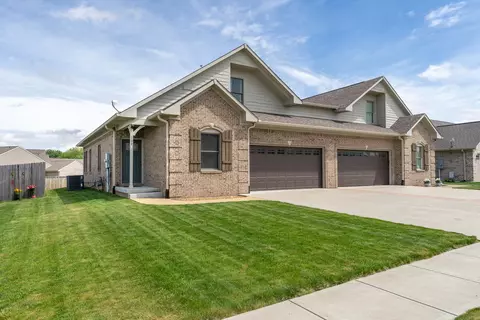 108 Elliott Ave, Trafalgar, IN 46181