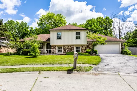 9211 Selkirk Ct, Indianapolis, IN 46260