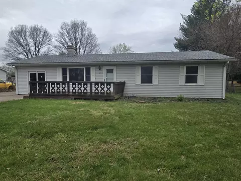 233 N Gilbert St, Clinton, IN 47842
