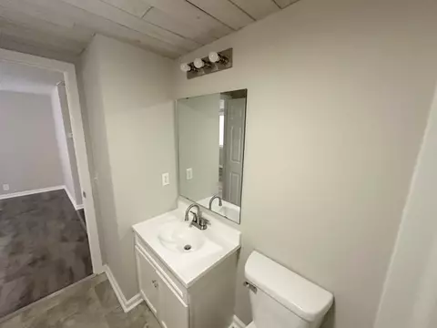 Bath - 515 W State St, Pendleton, IN 46064 photo 2 of 2