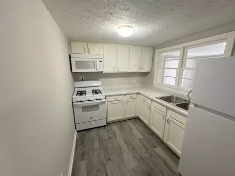 Kitchen - 515 W State St, Pendleton, IN 46064 photo 2 of 3