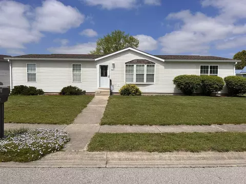 4604 Clairmont Dr, Columbus, IN 47203