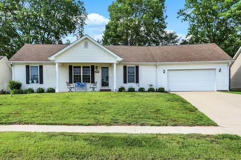4900 Pinion Cir, Columbus, IN 47201