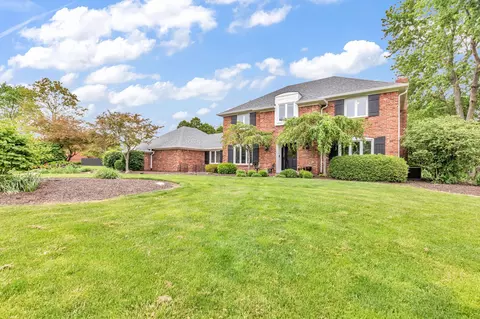 1200 Governors Ln, Zionsville, IN 46077