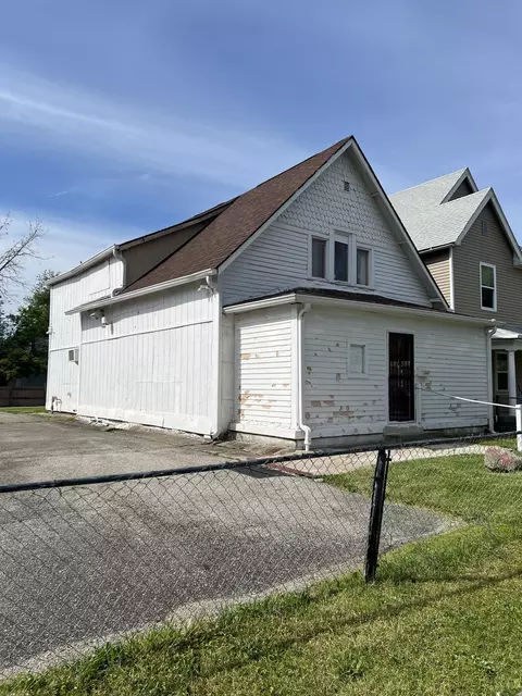 1069 W 27th St, Indianapolis, IN 46208