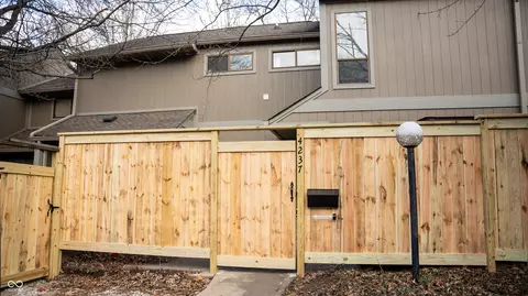 4237 Foxglove Trce, Indianapolis, IN 46237