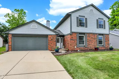 12121 Pebblebrooke Ct, Indianapolis, IN 46236