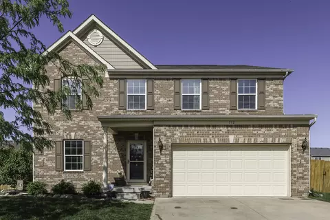 712 Fireside Dr, Greenwood, IN 46143