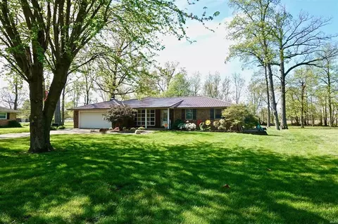 9609 S Greenway Dr, Daleville, IN 47334