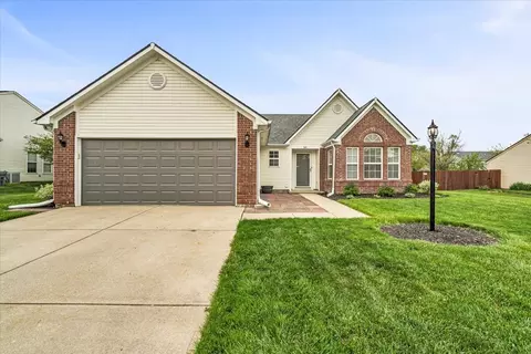 341 Myers Lake Dr, Noblesville, IN 46062